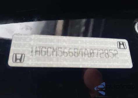 2004 Honda Accord 2.4 Ex z USA, uszkodzony, nr VIN 1HGCM56684A072852